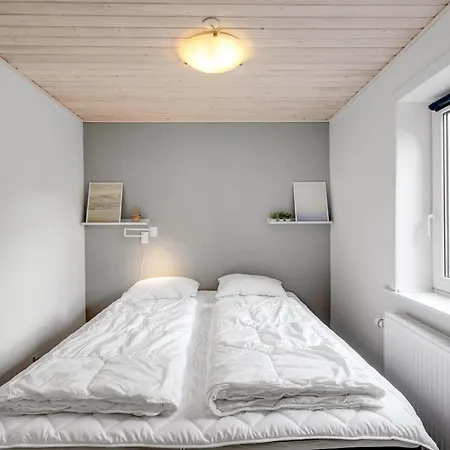 Eino - 150m From The Sea By Interhome Nyaraló