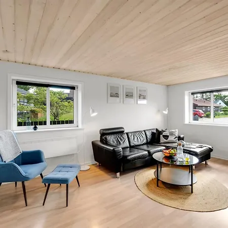 Eino - 150m From The Sea By Interhome