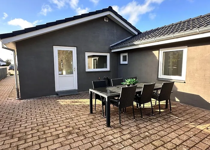 Vakantiehuis Eino - 150m From The Sea By Interhome *